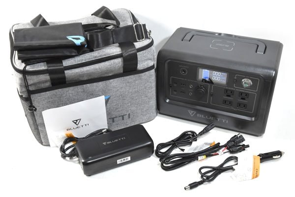 【XYZ】BLUETTI ポータブル電源 EB70S 専用ケース付き ☆ケース付！BLUETTI ブルーティ EB70S 小型ポータブル電源