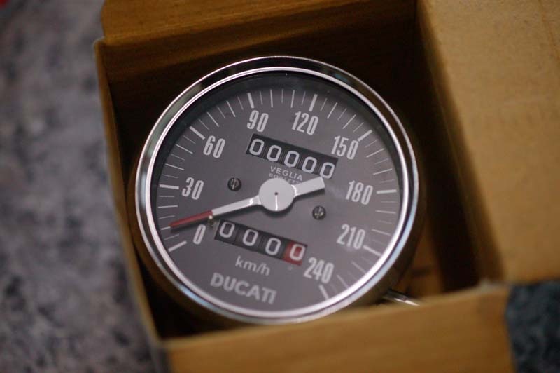 DUCATI 750F1 パンタ　900SS　純正　スピードメーター　中古