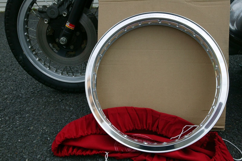 イタリアボラーニ社アルミHリム前後セット