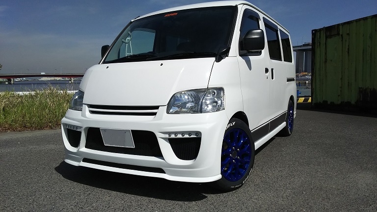 ライトエース/タウンエースエアロボンネット塗装済