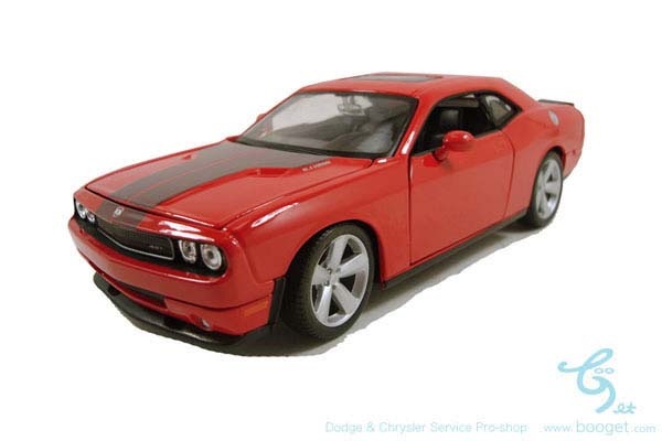 1/18 2010 ダッジチャレンジャーSRT8 ミニカー 1/18スケールに凝縮されたチャレンジャーを堪能する。
