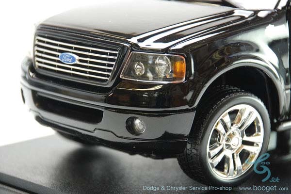 2006y フォードF150 ハーレーダビッドソン 1/18ミニカー