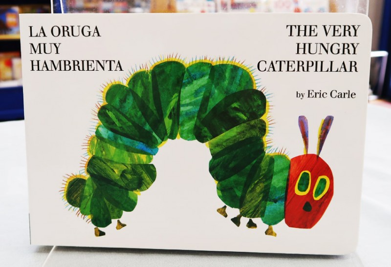 The Very Hungry Caterpillar / Oruga Muy Hambrienta ～はら