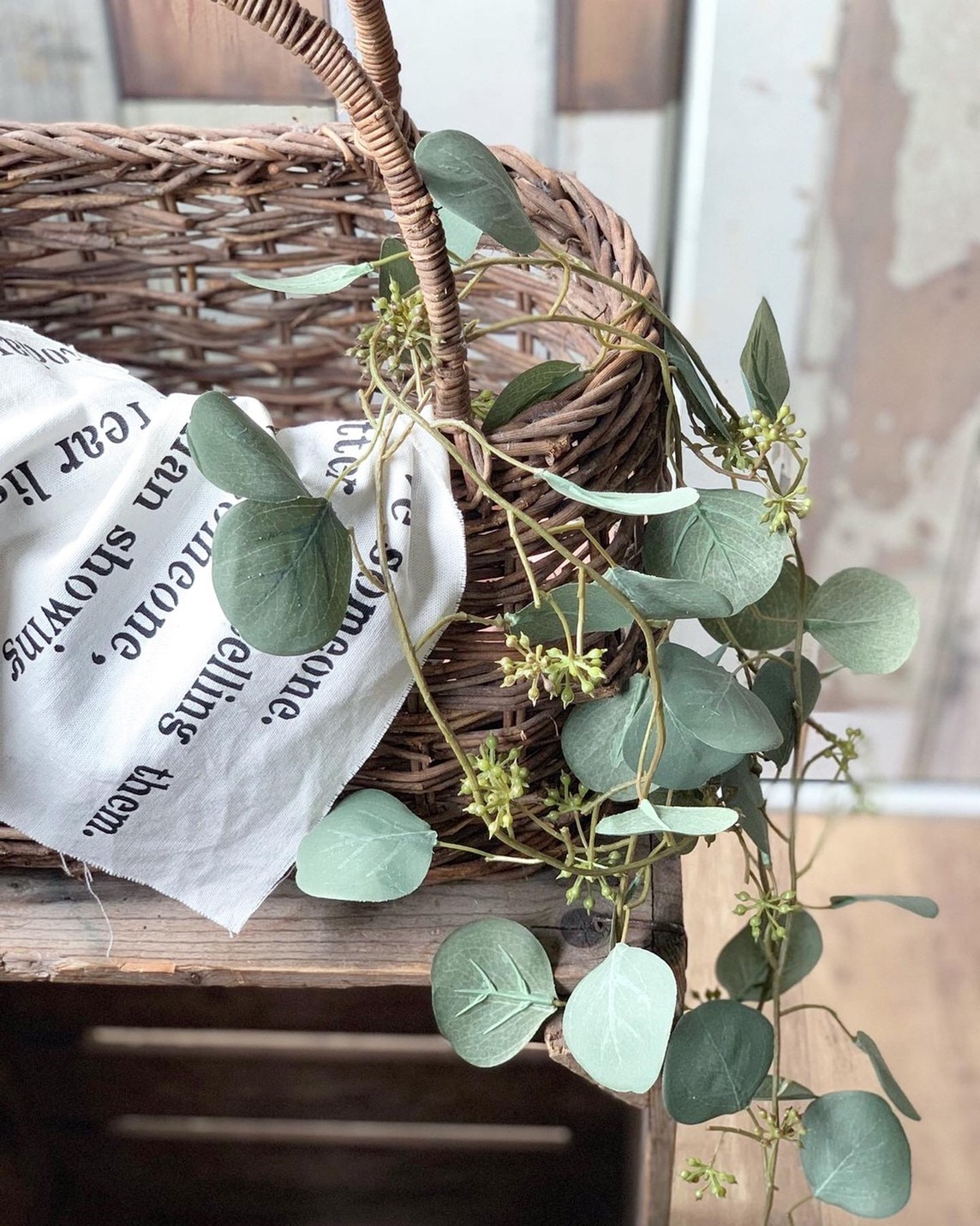 FEQO 人工ユーカリガーランド 6個 フェイクユーカリストランド 6フィート ユーカリの葉 グリーンガーランド ウェディングパーティー ディナーホーム用 グリ