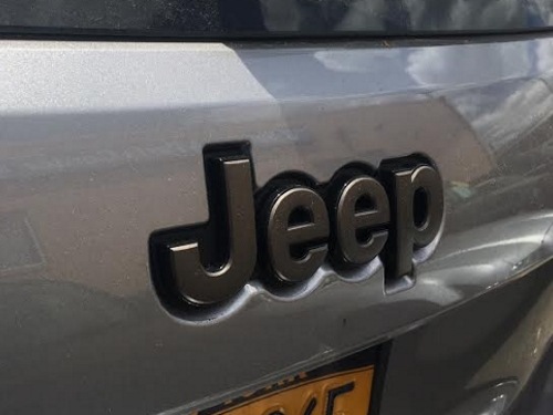 ジープ グランドチェロキー リアエンブレム 22y－ グランドチェロキー 5人乗り用 純正 リアゲート Jeep
