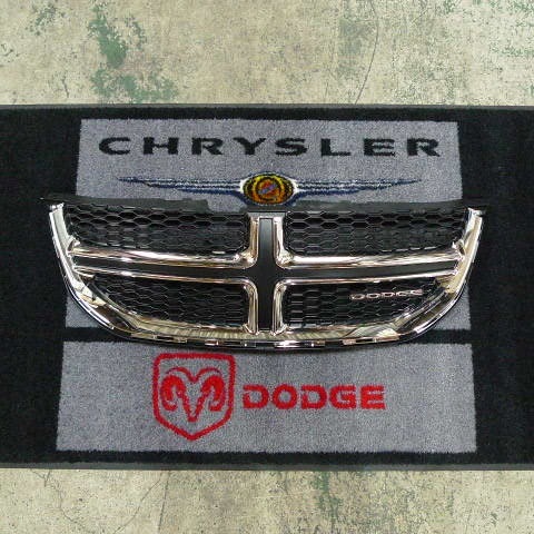 11y－ ダッジ グランドキャラバン 純正 フロント グリル 【クローム枠  