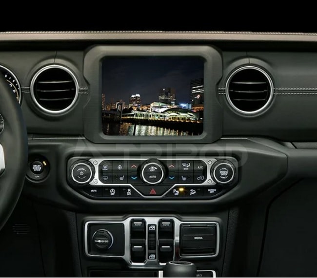 2017y－ Apple CarPlay付 Uconnect 8.4インチ搭載車両 HDMI入力