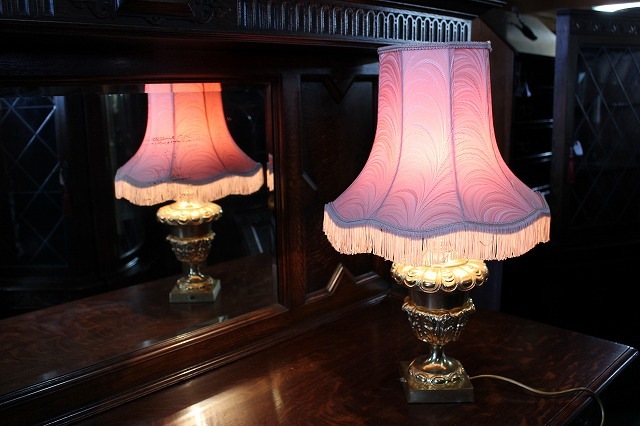 BRITISH・MADE・ANTIQUE TABLE・LAMP B22電球