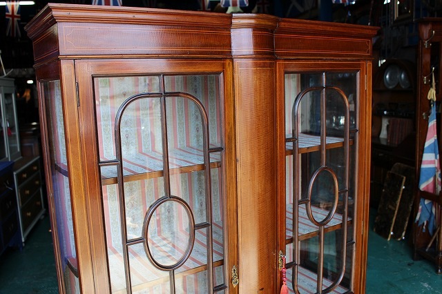 イギリス　アンティーク　キャビネット イギリスアンティーク家具 アンティークキャビネット ショー