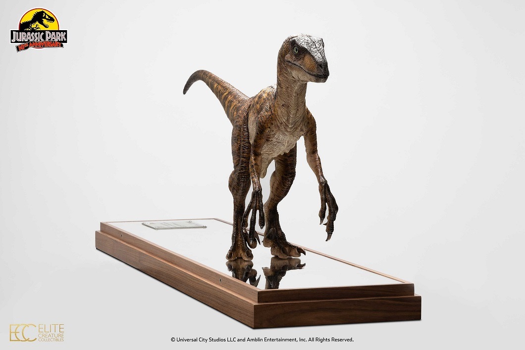 ジュラシック・パーク　1/4スケール　ヴェロキラプトル　特製アクリルケース付 ジュラシック・パーク 1/4スケールマケット ヴェロキラプトル