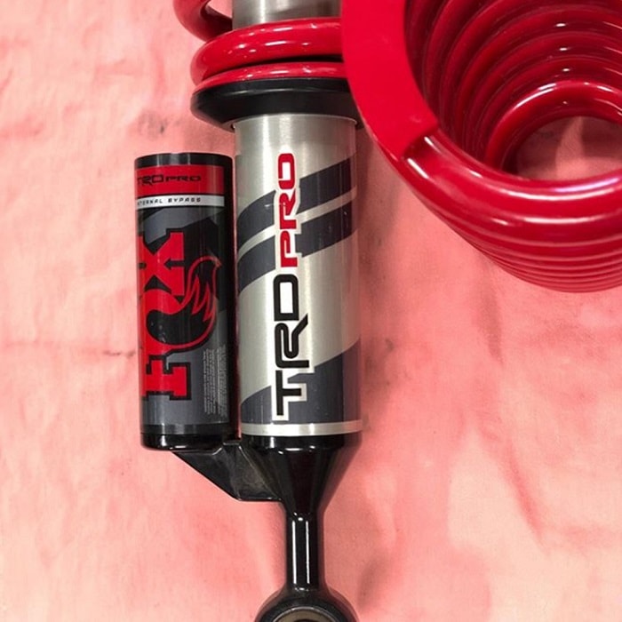 取り寄せ対応！）17-19 タコマ TRD PRO 純正FOXサスペンション