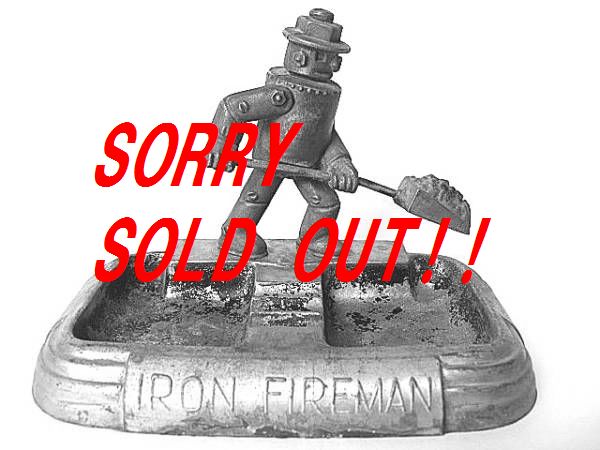 アイアンファイヤーマン アッシュトレイ　アンティーク雑貨 レア！1940's IRON FIREMAN ビンテージ 灰皿 アドバタイジング