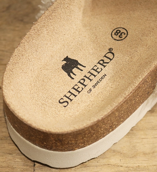 【新品・未使用】ドゥで購入・SHEPHERDのファーサンダル 新品・未使用】ドゥで購入・SHEPHERDのファーサンダル