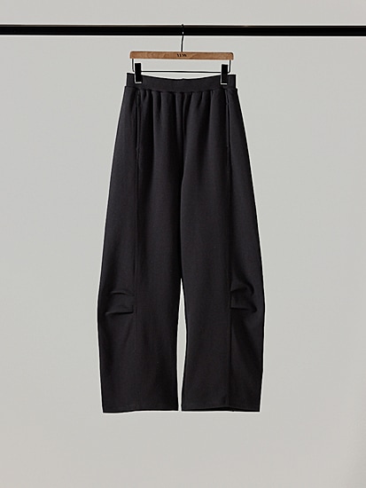 本日のみ　YENN KNEE TUCK SWEAT PT /新品タグ付き YENN/イエン】ニータックスウェットパンツ/ KNEE TUCK SWEAT PT