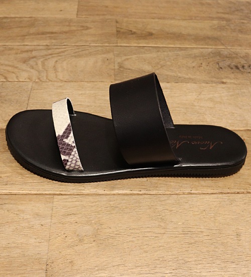 30％OFF》【Nuovo Nicar/ヌオヴォニカール】バケッタレザー