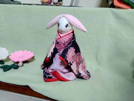 着物を着たウサギの人形 000000001952_gvwUnL5.jpg
