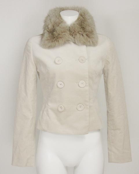 エフデ 白いコート 瑞々しく 