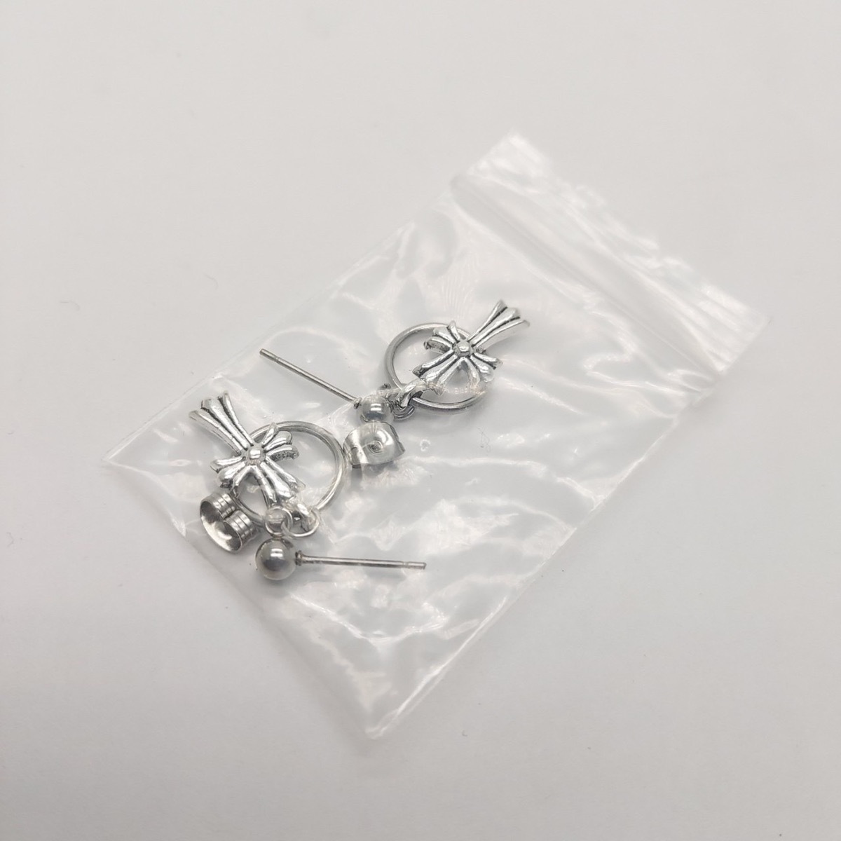 【数量限定】在庫わずか 2個セット リング ピアス クロス 銀色 男女兼用 数量限定】在庫わずか 2個セット リング ピアス クロス 銀色