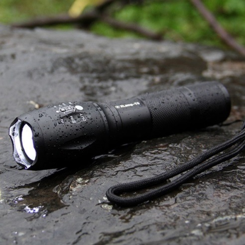 T0332 ☆USBケーブル付き☆懐中電灯 led 強力USB充電式充電 防水