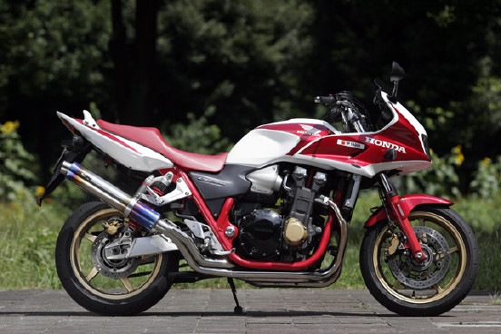 Supreme マフラー 白/黒/赤 SP忠男 CB1300SB用マフラー