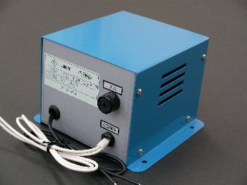 変圧器 頼り 24vを12v85A ダウンさせます。