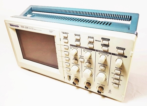 Tektronix TDS220 Digital oscilloscope | Measuring instrument