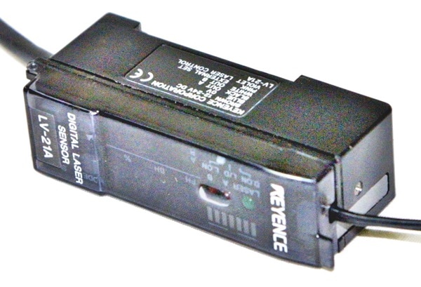 キーエンス　KEYENCE LV-21A センサー KEYENCE LV-21A/LV-H37 Digital laser sensor head / amplifier