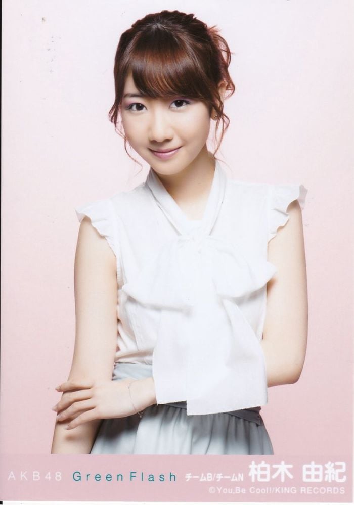 柏木由紀 AKB48 くじ 18周年 ホログラム仕様 キラキラL版生写真