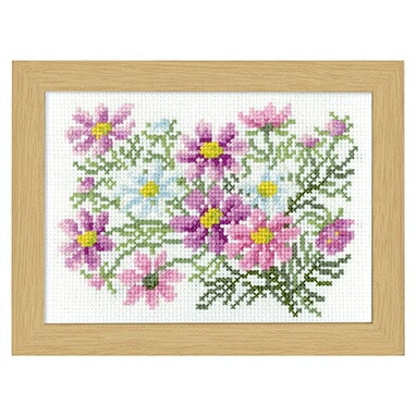 ☆ミュゲです☆秋桜便り2024 コスモスガーデンの刺繍　タペストリー 図案公開しました！/ 秋風にたなびくコスモスをリースにしました
