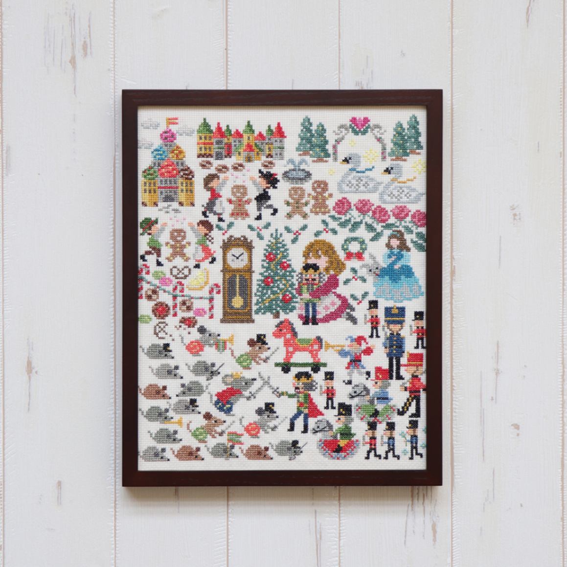 ハンドメイド刺繍ブローチ 727 キジバトと枇杷 引っ張っ