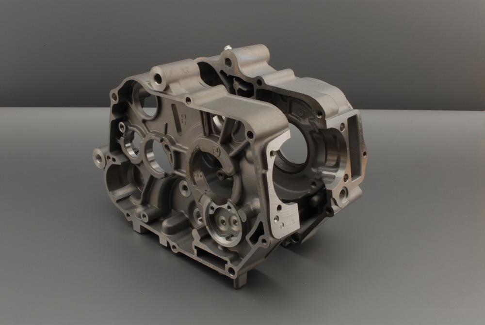 新品　GPX125 モダンワークス GPX125クランクケース左右S09 | エンジン | モダンワークス