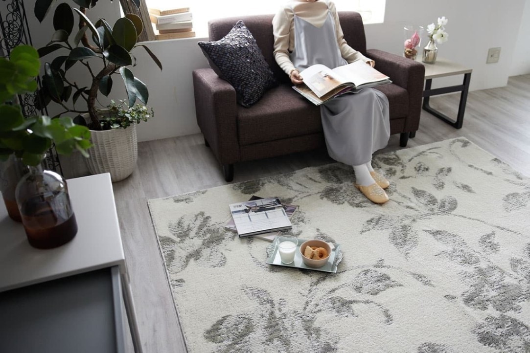 EC限定】防ダニ 花柄のラグ フェリシア（ベージュ） | すべての商品