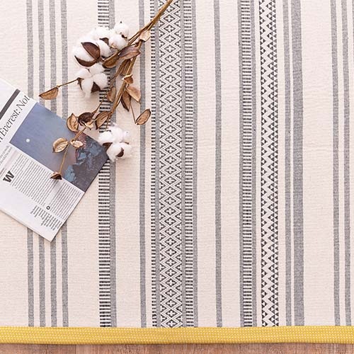 インド　象　ラジスタン　完全刺繍カーペット　1.5x1.02メートル色柄多数有り インド 象 ラジスタン 完全刺繍カーペット 1.5x1.02メートル色柄多数