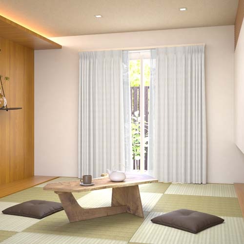 古い白磁リングがついた生成りのカーテン 古い白磁リングがついた生成りのカーテン