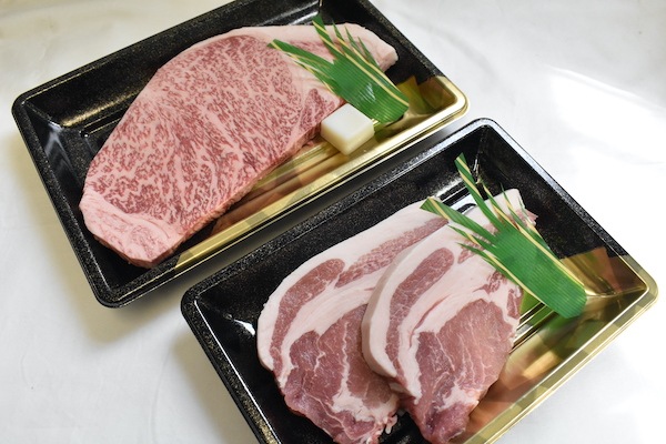 【肉のカジ】ステーキセット ●A5ランク●常陸牛サーロインステーキ３００ｇ ＋ 美明豚ロースステーキ１４０ｇ×２枚