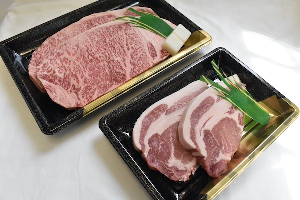 【肉のカジ】ステーキセット ●A5ランク●常陸牛サーロインステーキ３００ｇ×２枚＋美明豚ロースステーキ１４０ｇ×２枚