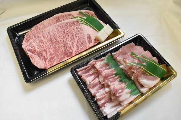 【肉のカジ】ステーキ焼肉セット ●A5ランク●常陸牛サーロイン３００ｇ×２枚＋美明豚４００ｇ（ロース２００ｇばら２００ｇ）