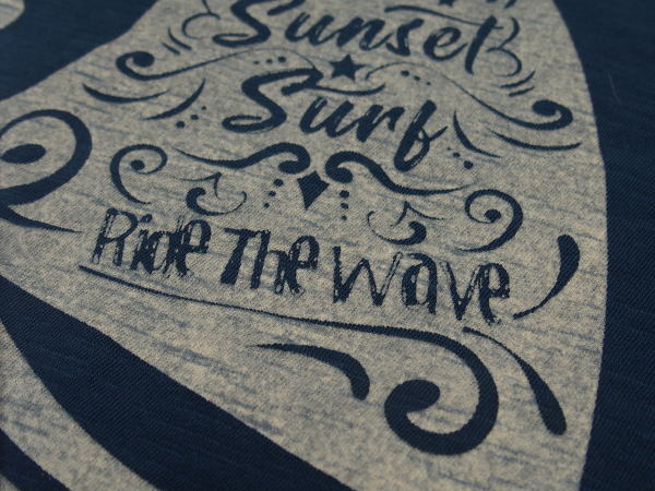 SUNSET SURF(󥻥åȥ)Safu T-Shirts[SUNSET FING/Navy]