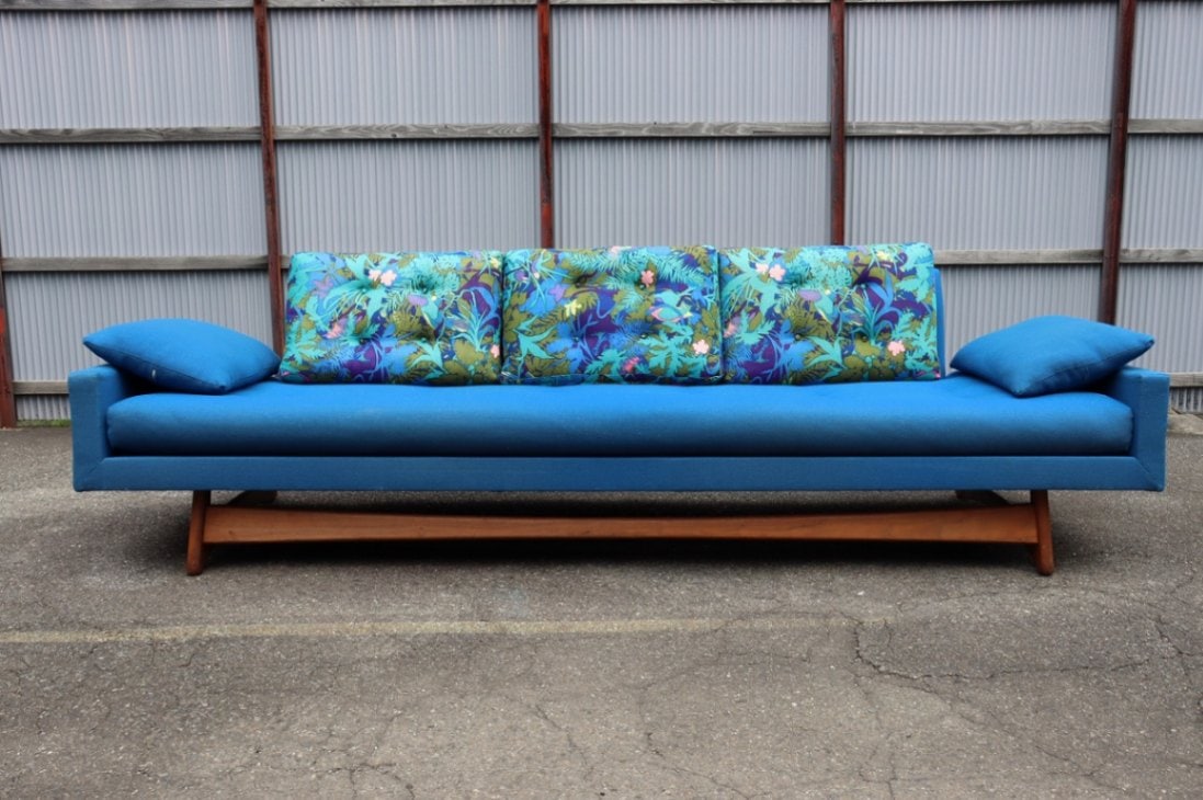 エイドリアン・ピアソール　ロングソファ