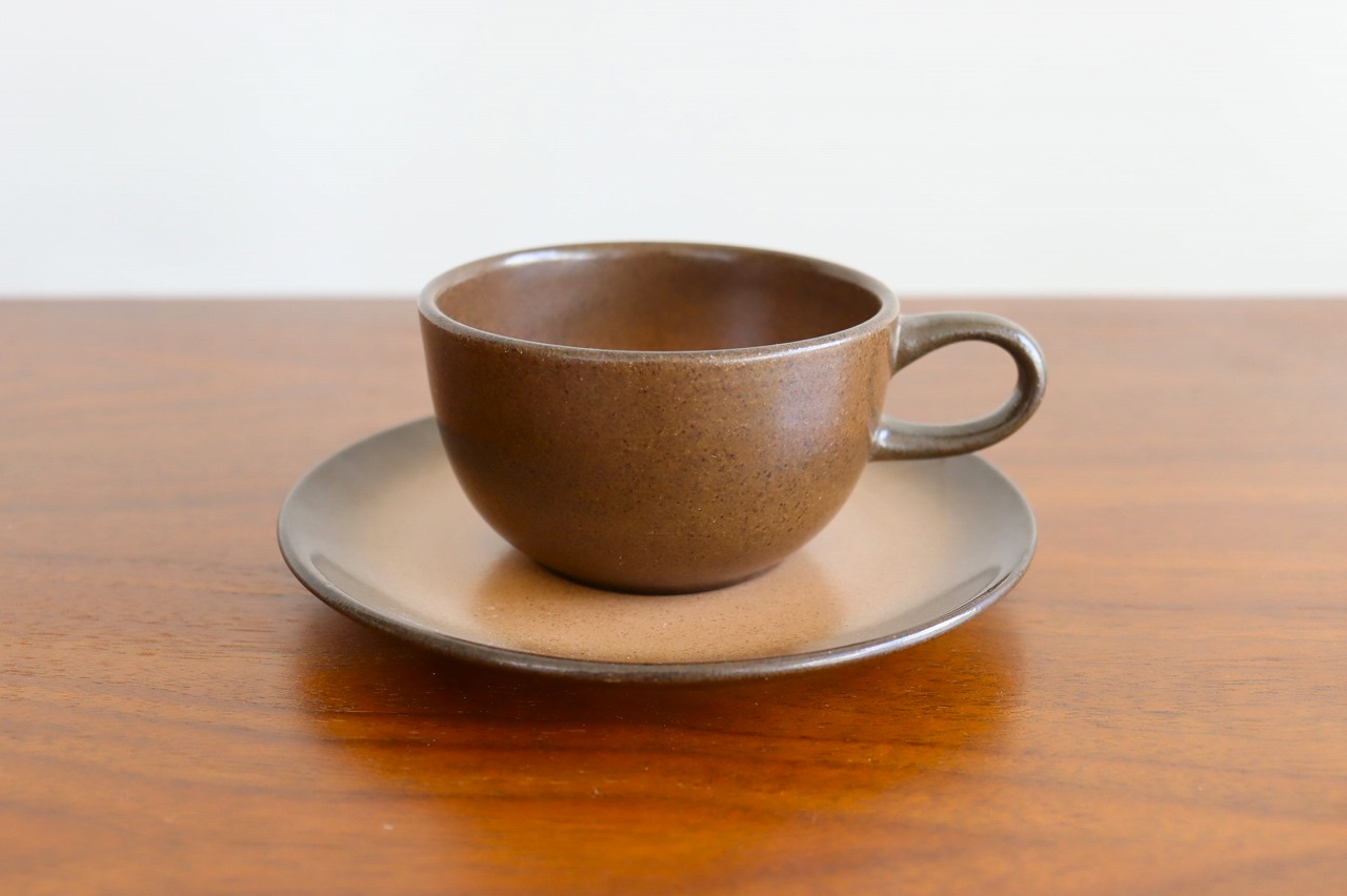 ヒースセラミックス社製カップ&ソーサー