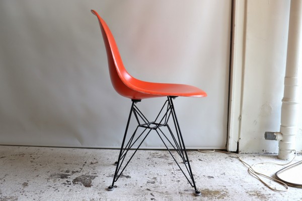 ハーマンミラー イームズチェアー FRP サイドシェル　オレンジ 正規品 ハーマンミラー イームズチェアー FRP サイドシェルオレンジ 正規品