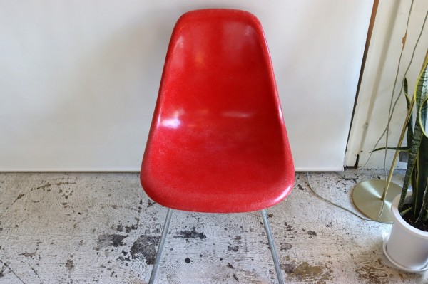 ハーマンミラー社製イームズ サイドシェルチェア(レッドFRP