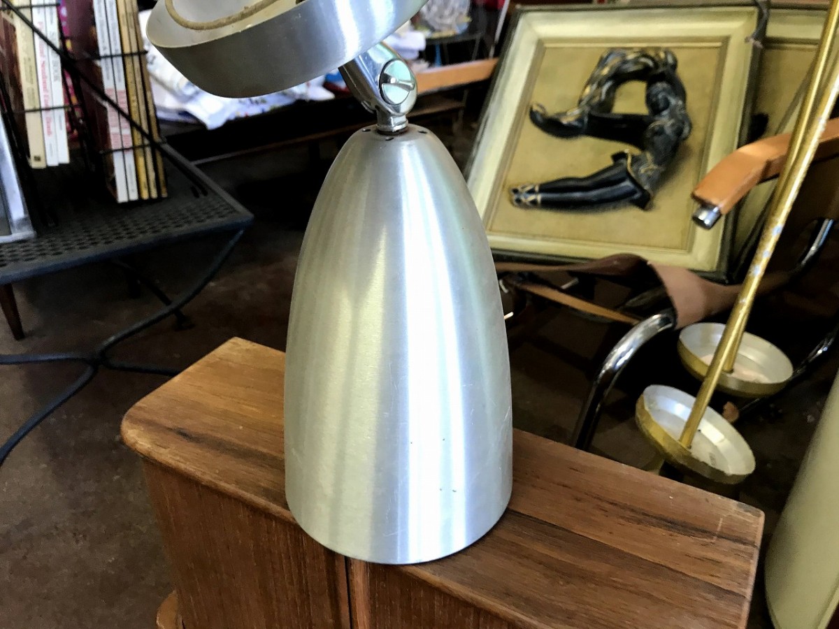 ブラケットランプ