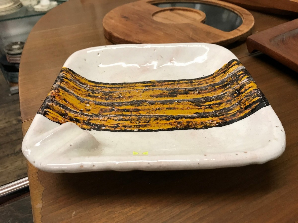 ポタリーアッシュトレー