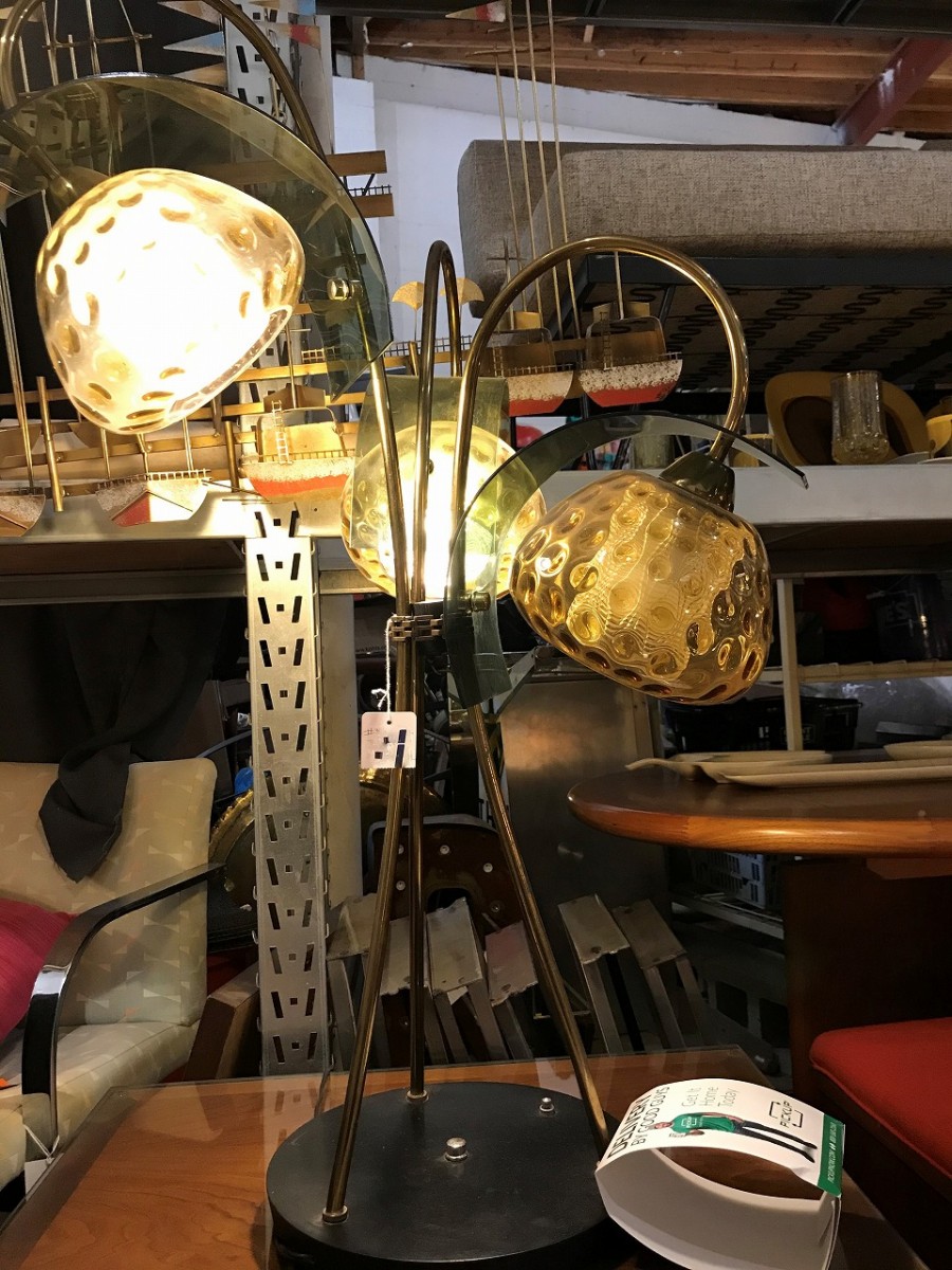 3灯ルーサイトテーブルランプ