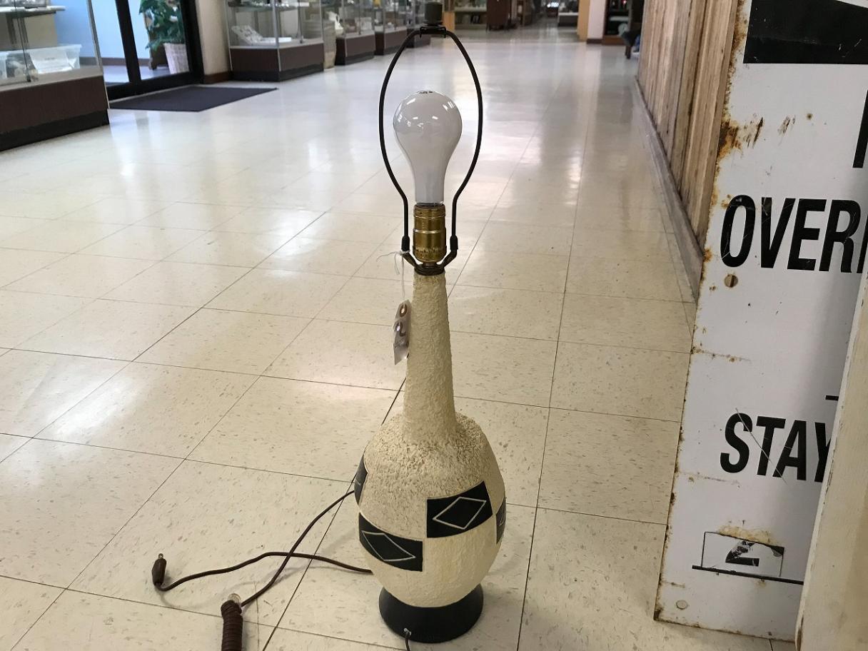 ポタリーベーステーブルランプ