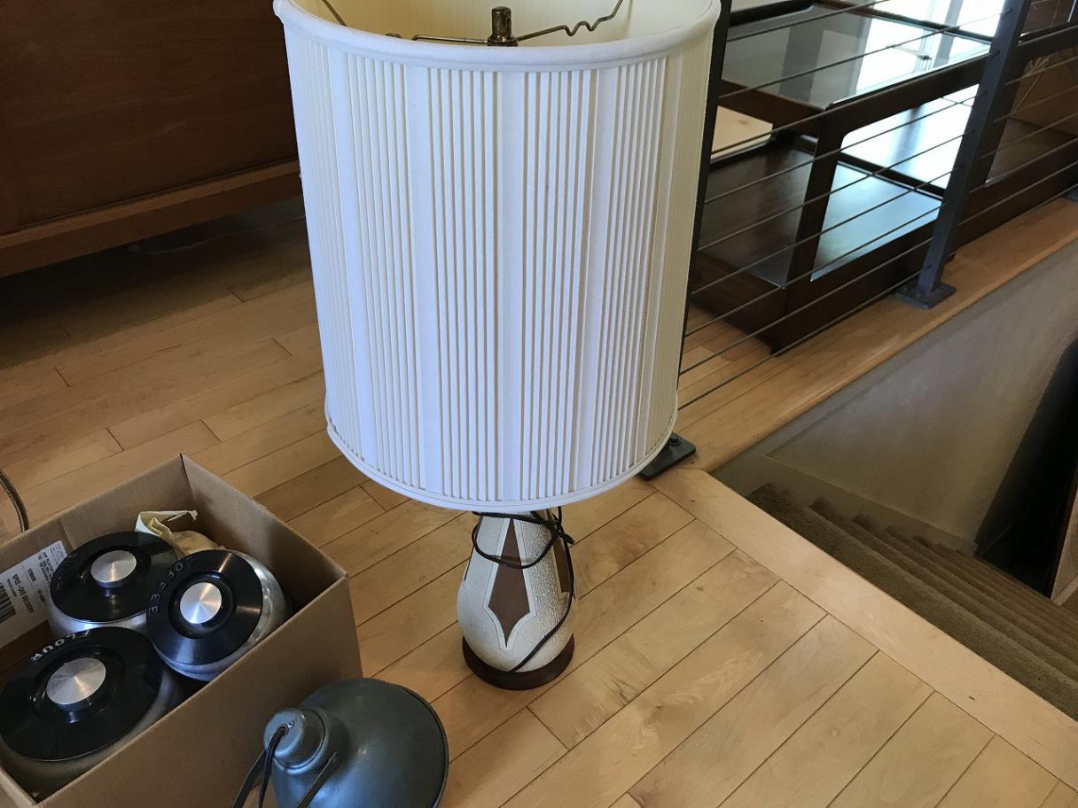 ポタリーベーステーブルランプ