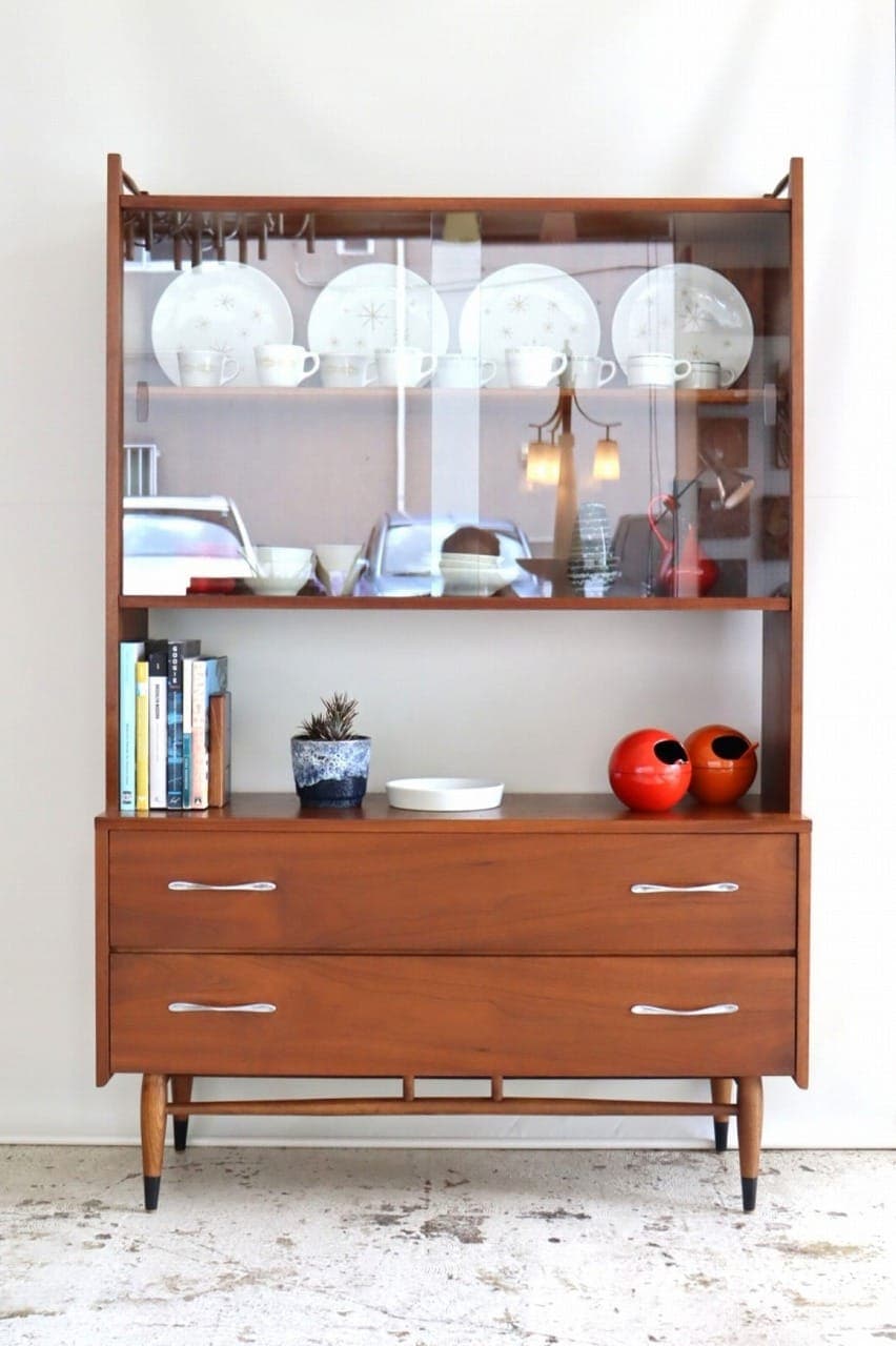 レーン社製カップボード