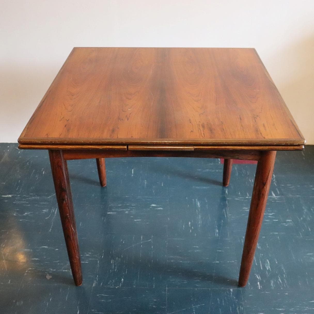 ダイニングテーブル