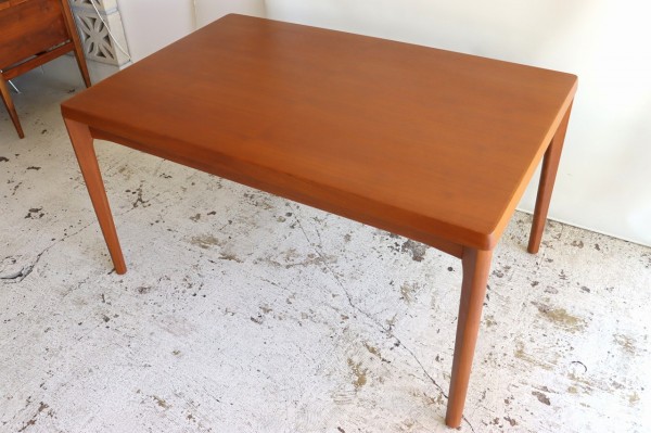 DENAMRK Dining Table デンマーク製ダイニングテーブル | ダイニング